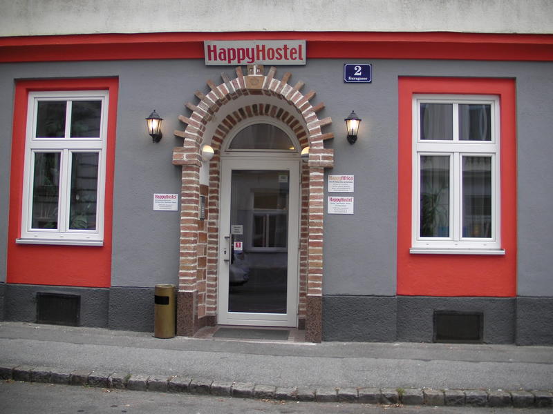 HappyHostel